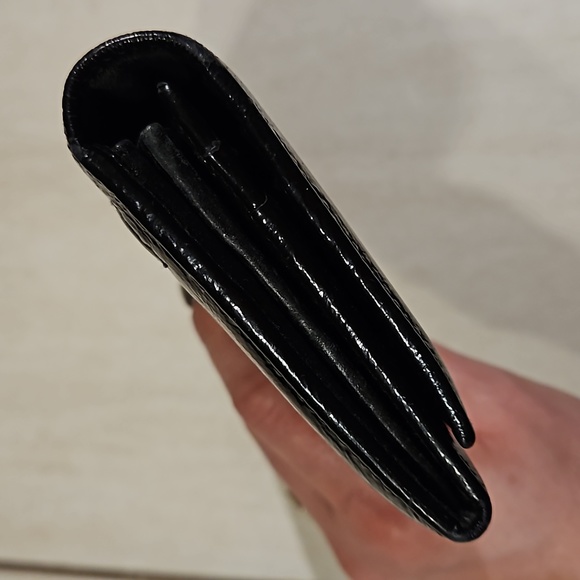 YSL Logo Patent Leather Bifold Snap Wallet w/Dustbag - Picture 4 of 14